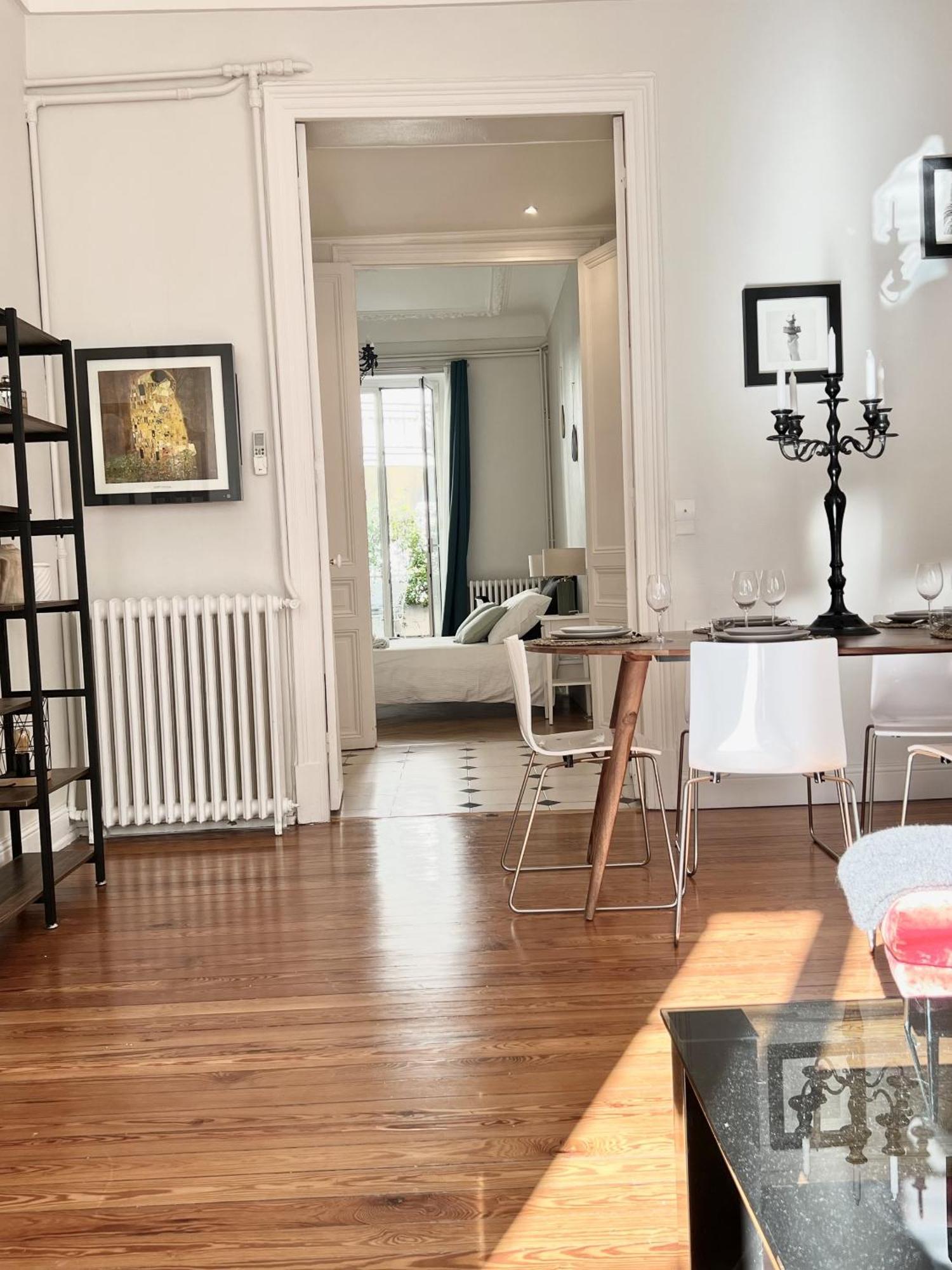 Apartment Superbe De 105 M2, Hyper Centre Avec Terrasse, Parking, A 5 Min De La Nizza